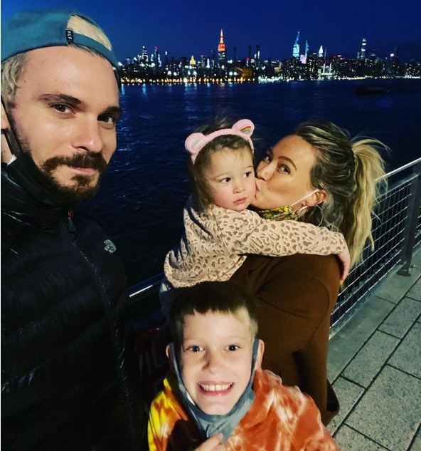 Hilary Duff në pritje të ëmbël, “frikësohet” se foshnja e tretë do të jetë vajzë