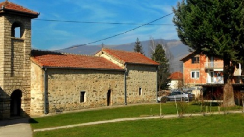 Persona të paidentifikuar hyjnë me forcë në kishë dhe vodhën një shumë të konsiderueshme parash