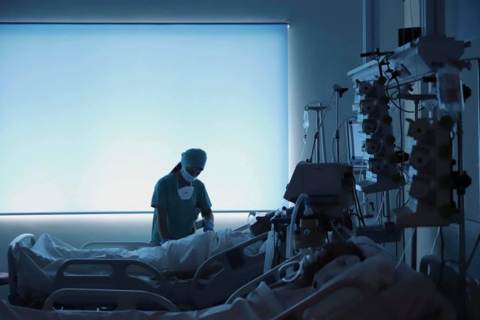 Një vit nga nisja e pandemisë, Manastirliu: Drita në fund të tunelit sa vjen e qartësohet!