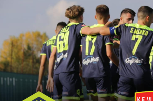 Lojtarëve të Tiranës u vodhën telefonat, klubi i Shënkollit: Do vëmë lekë nga xhepi t’i dëmshpërblejmë, distancohemi nga ngjarja e ulët