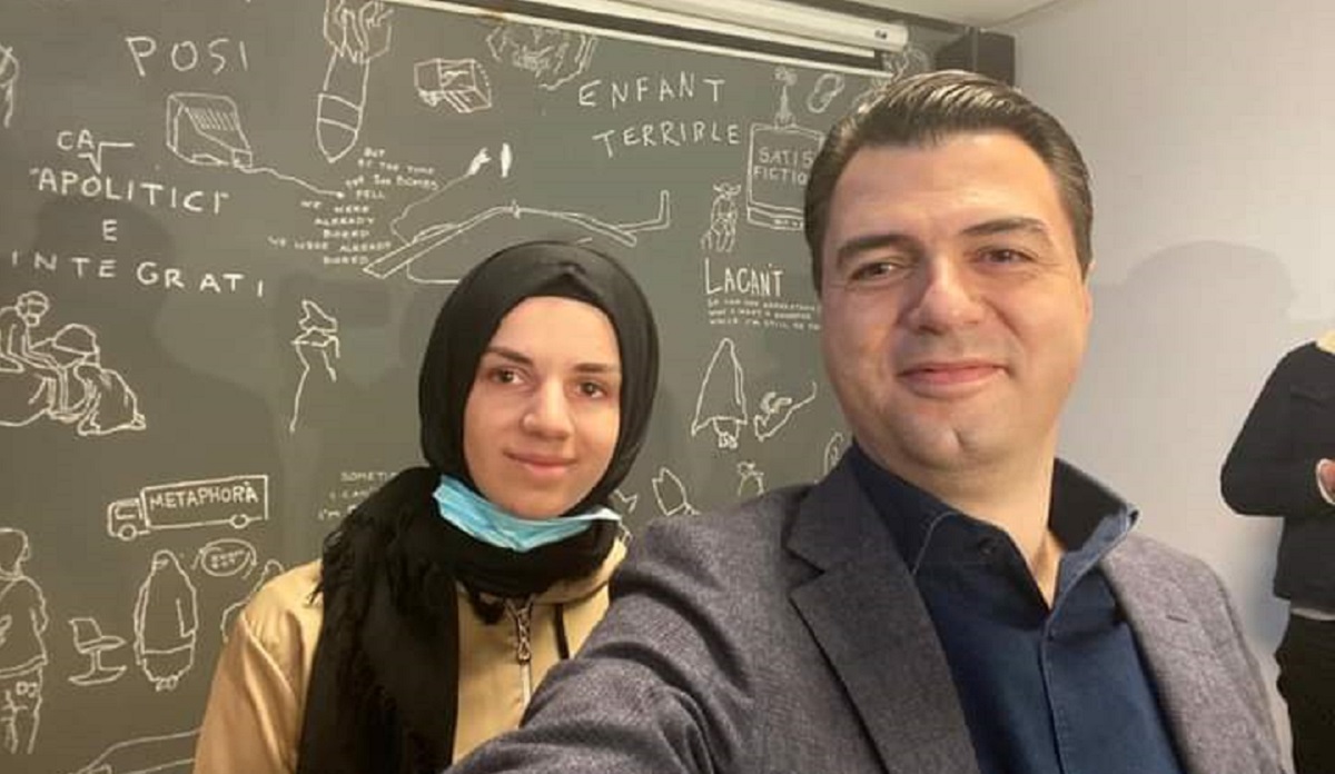 Basha poston foton me kampionen: Optimizmin e saj për një Shqipëri më të mirë e shoh ngado