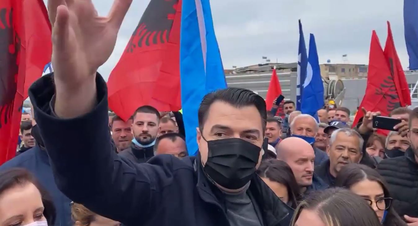 Basha entuziazmohet nga pritja e qytetarëve në Berat: Zgjedhja e Ramës kryeministër, aksident