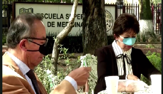 Meksika prezanton maskat e reja anti-COVID, mbulojnë vetëm pjesën e hundës