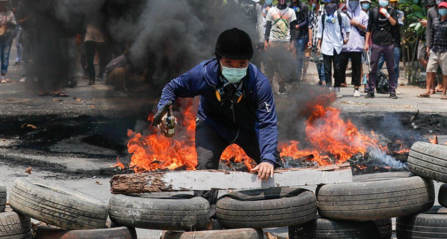 Grusht shteti në Mianmar, vriten 90 protestues mes tyre edhe fëmijë