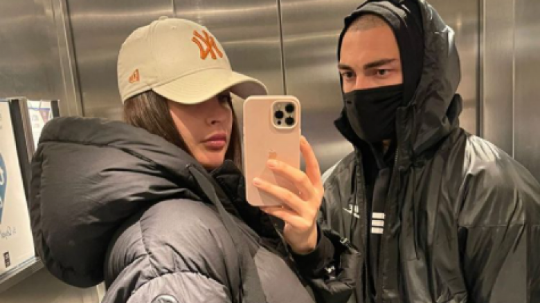 Oriola Marashi dhe Grezda gjithmonë së bashku, shfaqen të lumtur në pozat para pasqyrës