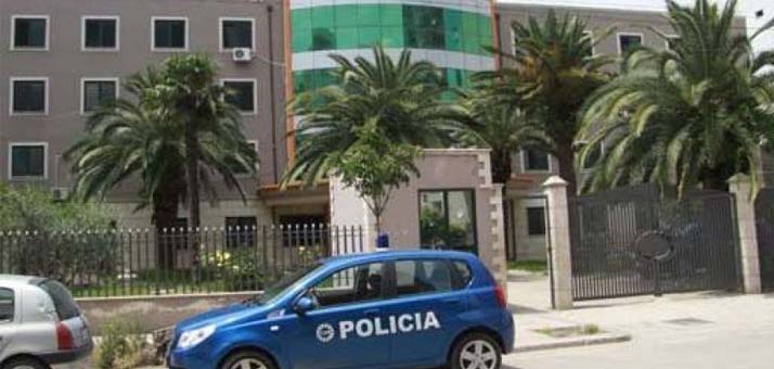 Sherr në plazhin e Durrësit, plagoset me thikë 27-vjeçari