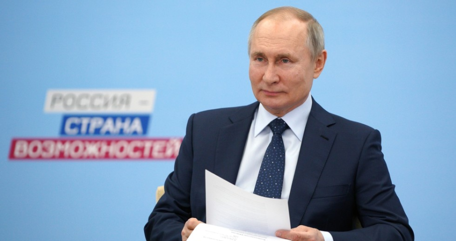 Presidenti Putin tregon pse nuk u vaksina para kamerave