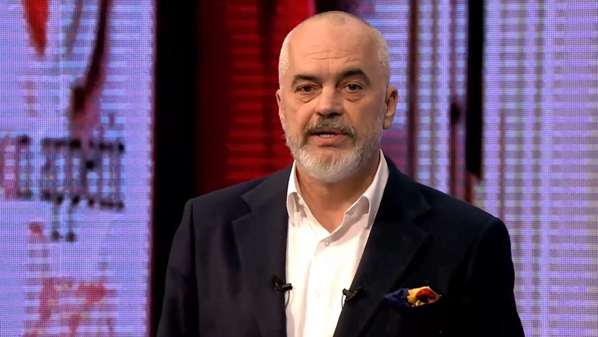 Rama prezanton programin për arsimin: Gjuha angleze që në klasë të parë dhe fundi i mësimit me dy turne