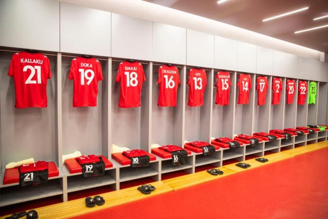 Shqipëri-Angli/ Reja zgjedh “luftëtarët”, kuqezinjtë me dy “pyka” në sulm