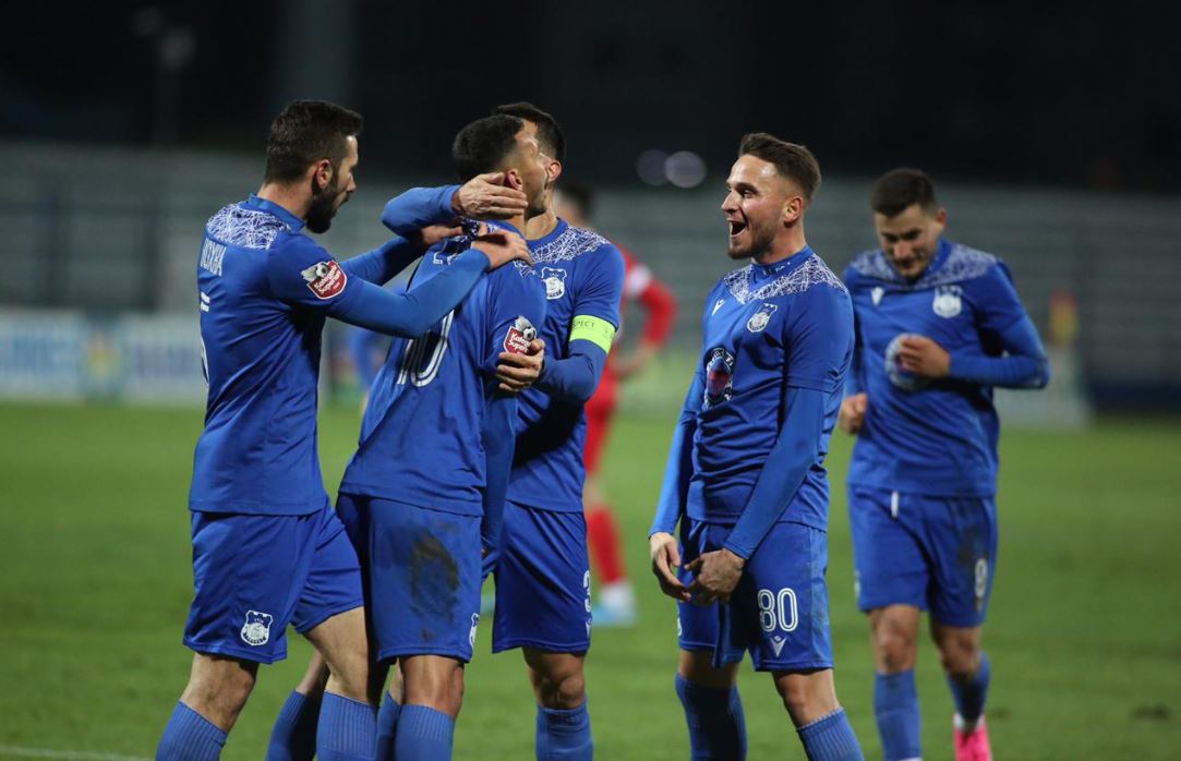 Sinjale nga kampionati polak për 2 titullarët e Teutës