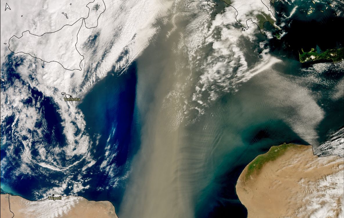 800 km e gjatë, reja e pluhurit i drejtohet Ballkanit Perëndimor dhe Shqipërisë