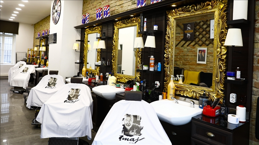 Rihapen berberët dhe parukeritë pas 11 javësh në Gjermani