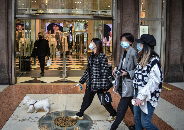 Itali, mbi 12 mijë raste të reja dhe 390 viktima nga Covid-19