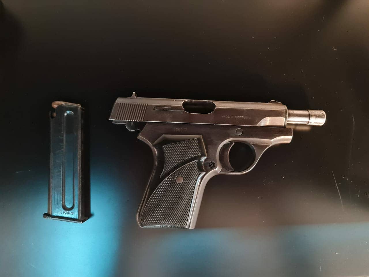 Arrestohet 44-vjeçari që dhunonte bashkëjetuesen, në banesë i gjendet armë zjarri