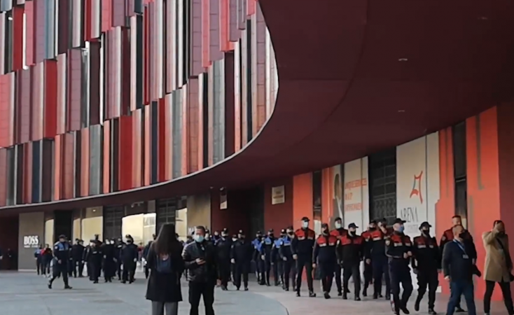 VIDEO/ Nis në “Air Albania” vaksinimi i efektivëve të policisë