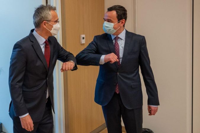 Stoltenberg takon Kurtin: Do të jemi përkrahë Kosovës në rrugën drejt integrimit Euro-Atlantik
