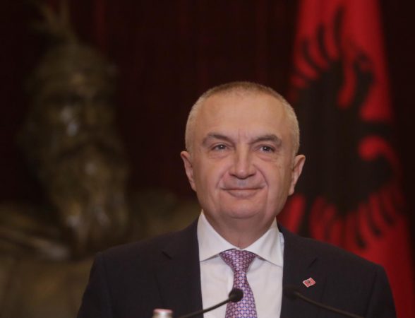 Meta paralajmëron: Vlora është e kërcënuar nga një “tërmet” si ai i Dibrës