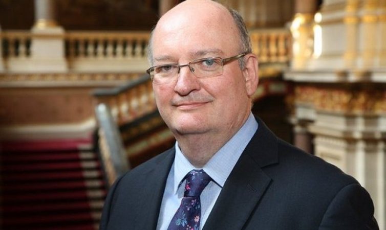 Ambasadori britanik, Norman, thirrje partive politike: Fleta e votimit të dakordësohet në kohë dhe të jetë e qartë