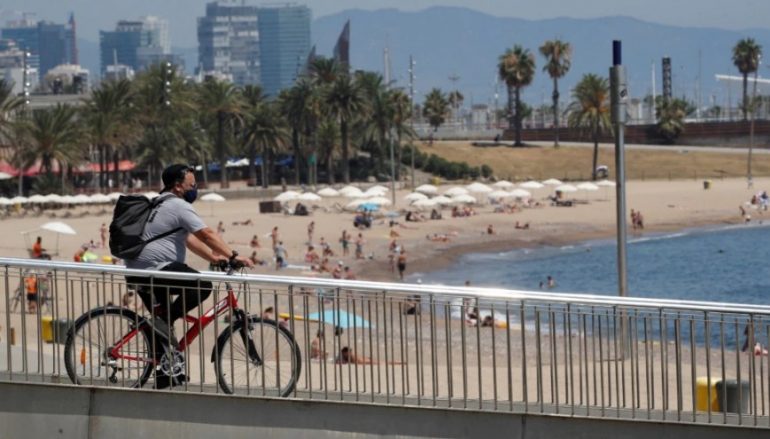 Spanja shpreson të hapet për turistët në qershor, BE vijon me planet për pasaportën digjitale