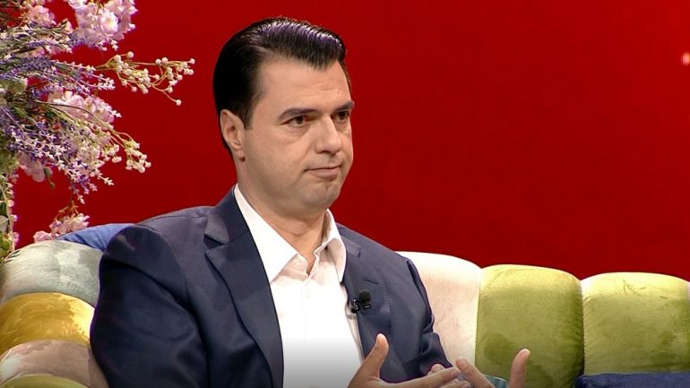 Basha tregon bisedën me të bijën që e lëndoi: Më goditi në zemër!