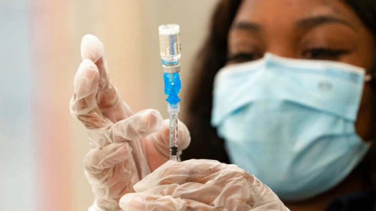 SHBA rekomandon pezullimin e përkohshëm të vaksinës Johnson&Johnson