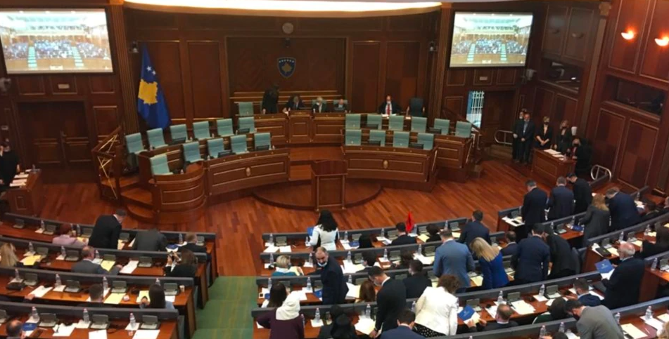 Ndërpritet seanca e parlamentit të Kosovës për zgjedhjen e presidentit