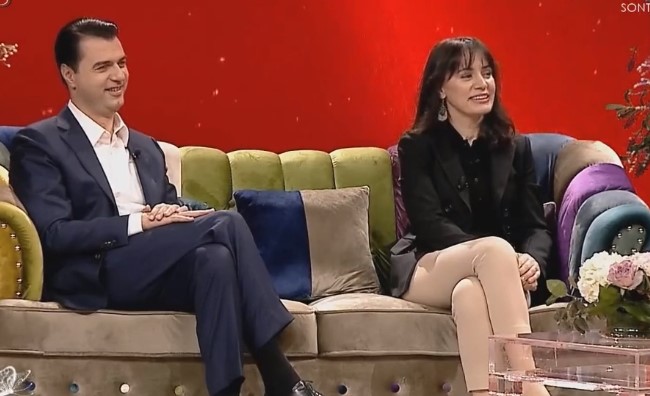 Rrëfimi ndryshe i Lulzim dhe Aurela Bashës: Si u njohën dhe jeta në Holandë