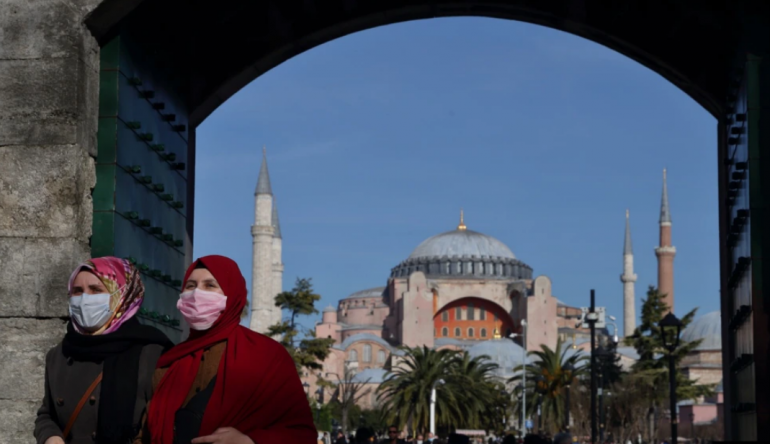 Turqia shënon rekord të rasteve me COVID-19, në 24 orët e fundit 63.082 infeksione