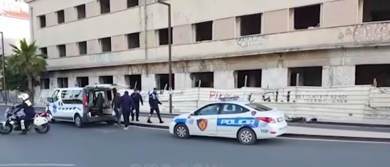 Sherr mes dy femrave në lagjen nr.1 në Durrës, përdoren edhe gërshërët. Dy protagonistet shoqërohen në komisariat