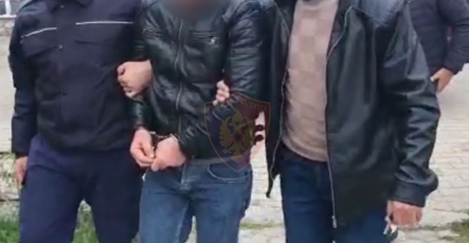 Vritet me automatik 50-vjeçari, arrestohet një nga autorët, në kërkim një tjetër