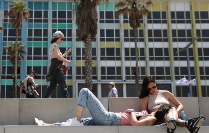 Covid-19/ Izraeli pa maska në ambiente të hapura, 58% e popullsisë është vaksinuar