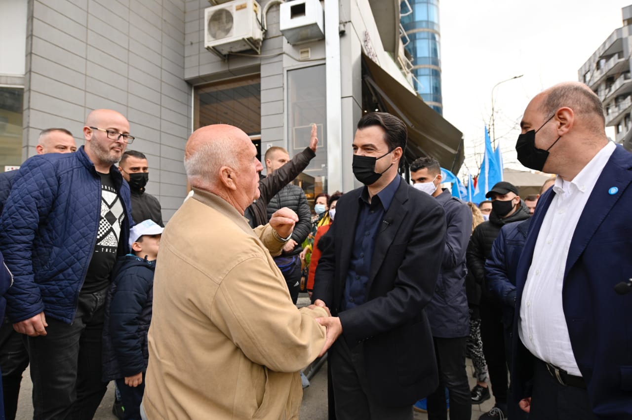 Socialisti i del përpara Bashës: I kam dhënë votën 14 vjet PS-së, por tani do të votoj PD për ndryshim!