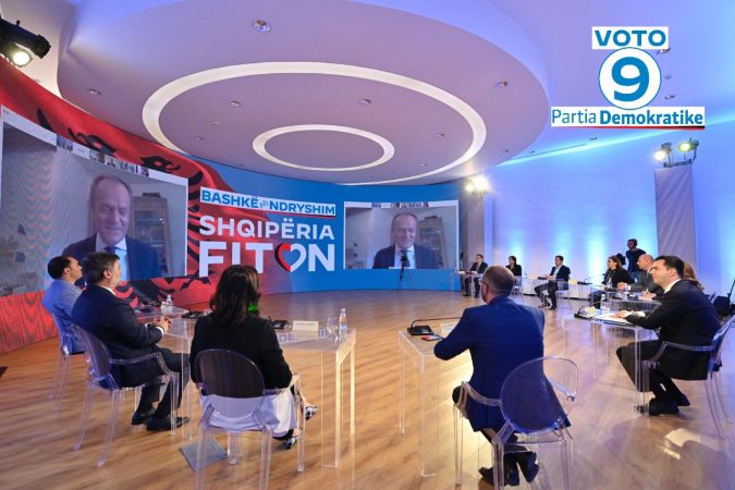 Presidenti i PPE thirrje shqiptarëve: Nëse doni ndryshimin, votoni 9! Shqipëria fiton