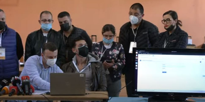 Shpallet rezultati i njësisë ku u votua dhe numërua elektronikisht, kandidati i PS që mori numër rekord votash