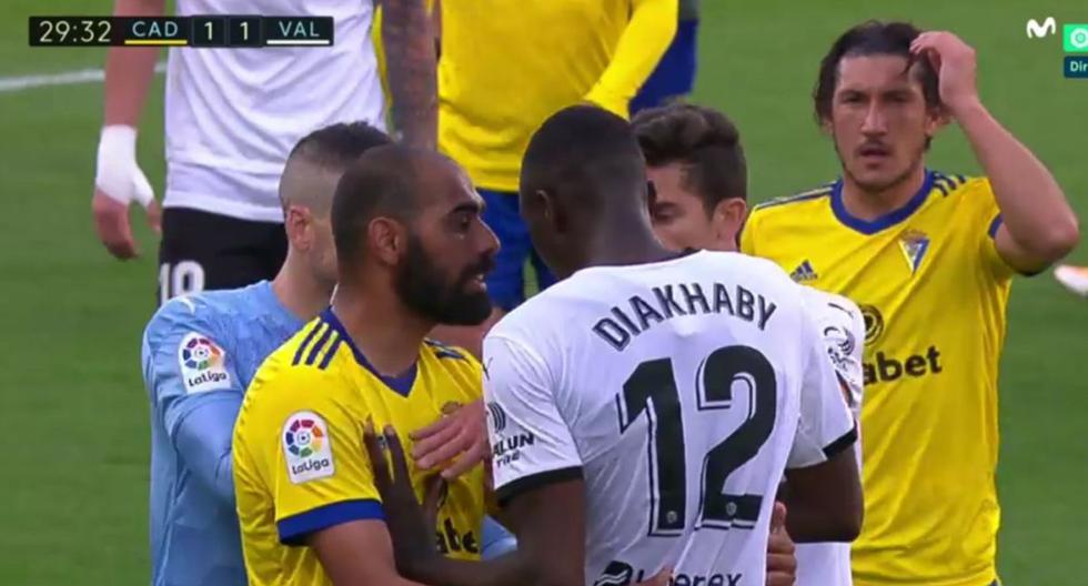 Episod i shëmtuar racizmi, Valencia braktis për disa minuta ndeshjen ndaj Cadiz