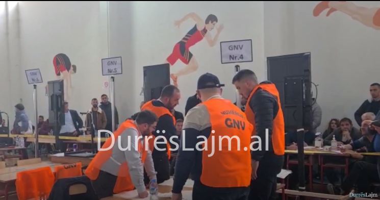 Numërimi i votave për kandidatët, gjenden disa fletë të pavlefshme në kuti