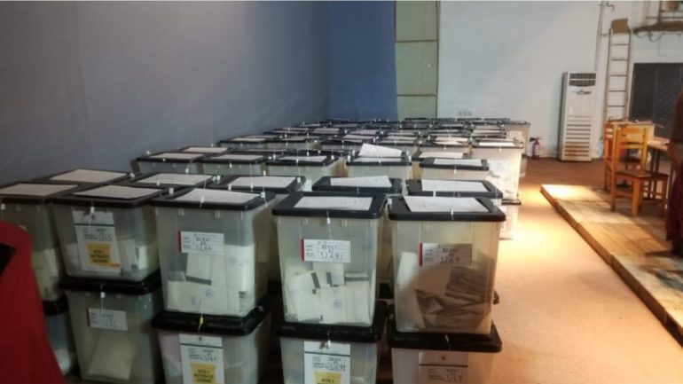 Përfundon numërimi i votave në qarkun e Tiranës, si ndahen mandatet