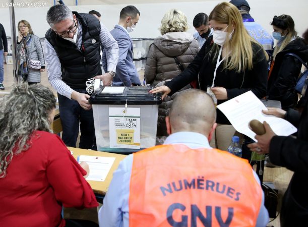 2861 kuti të numëruara, ja si shpërndahen votat mes PS, PD dhe LSI