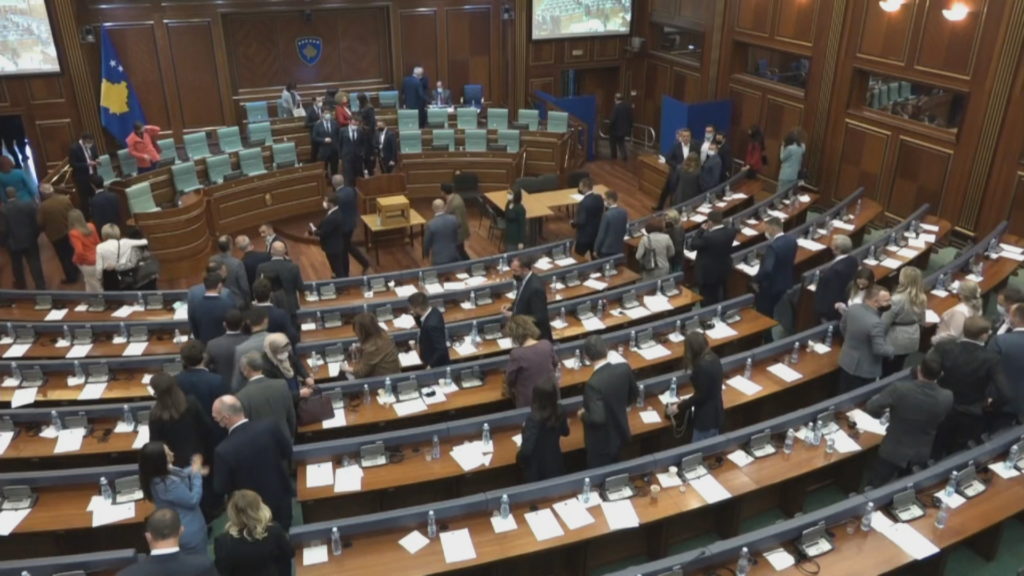 Vonesa “për Presidentin”, kriza politike dëmton rëndë edhe ekonominë e Kosovës