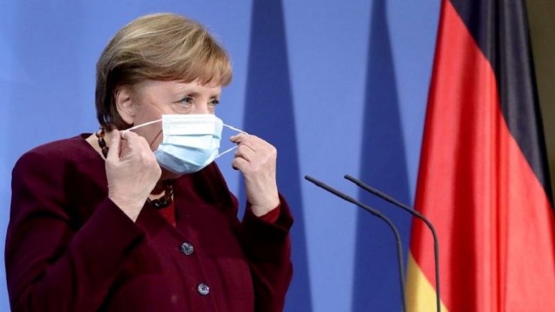 Merkel: Gjermania do të blejë vaksinat ruse nëse merr miratimin e EMA-s