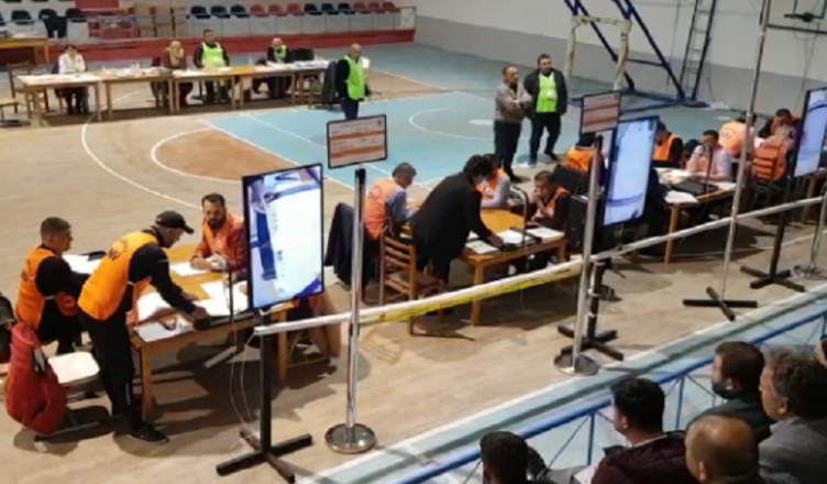 Përfundon numërimi i votave në 13 bashki të vendit