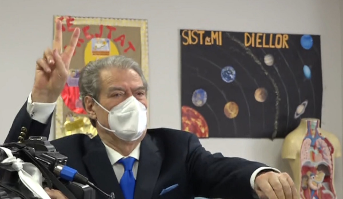 Voton ish-kryeministri Berisha: Ftoj qytetarët të firmosin fitoren madhështore për Shqipërinë