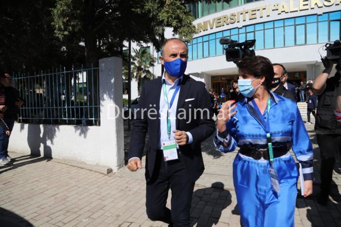 “Qytetarët të votojnë”, Soreca thirrje politikës nga Durrësi: Kini durim, respektoni rezultatin! (VIDEO)