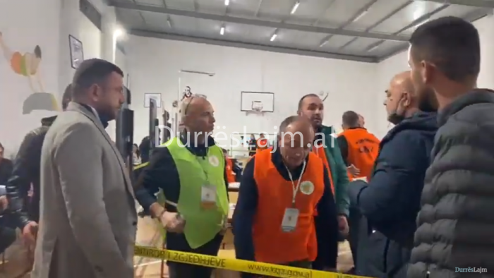 Para se të niste numërimi në KZAZ nr.22, komisionerët e PD u tërhoqën (VIDEO)