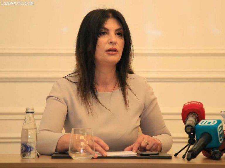 Jozefina Topalli dorëhiqet nga drejtimi i partisë Lëvizja për Ndryshim