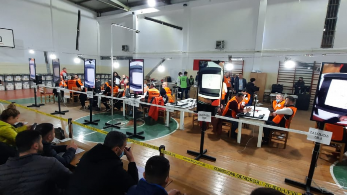 Numërohen 3011 kuti, ja votat për PS, PD, LSI, PSD