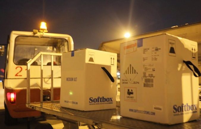 Mbërrijnë në Shqipëri 8190 vaksina Pfizer, Rama: Shqipëria buzëqesh