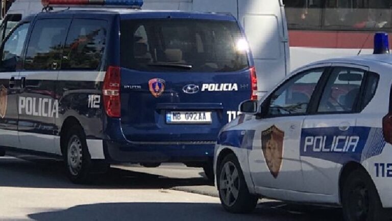 Iu gjet sasi droge në banesë, arrestohet 60-vjeçari, shpallet në kërkim i biri