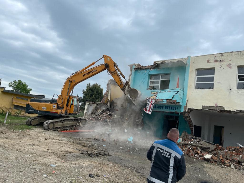Shembet shkolla “Rilindja” në Shijak, do të ndërtohet nga BE. Arbana: Premtim i mbajtur (VIDEO)