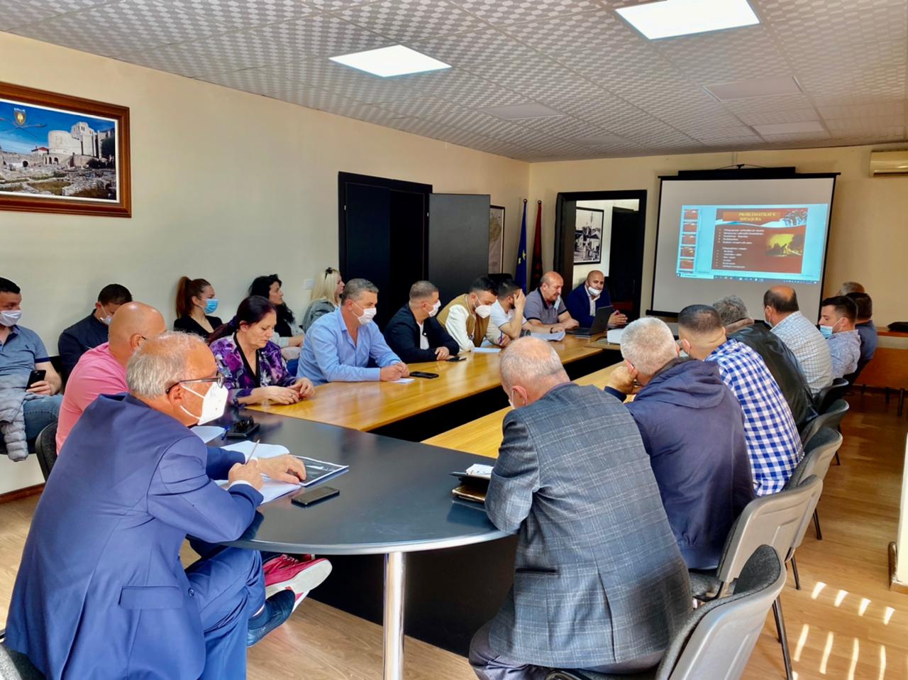 Prefekti i qarkut Durrës mbledh Komisionin e Mbrojtjes Civile